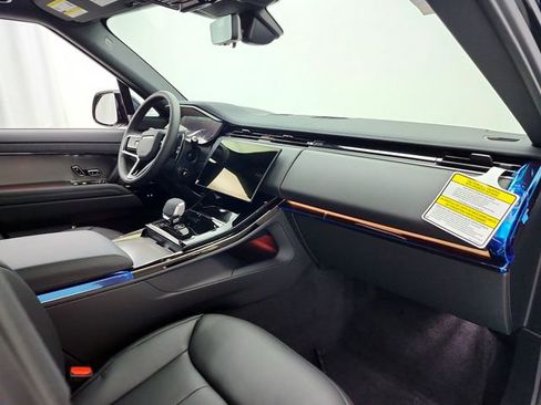 New 2026 Land Rover Range Rover Sport SE image 17