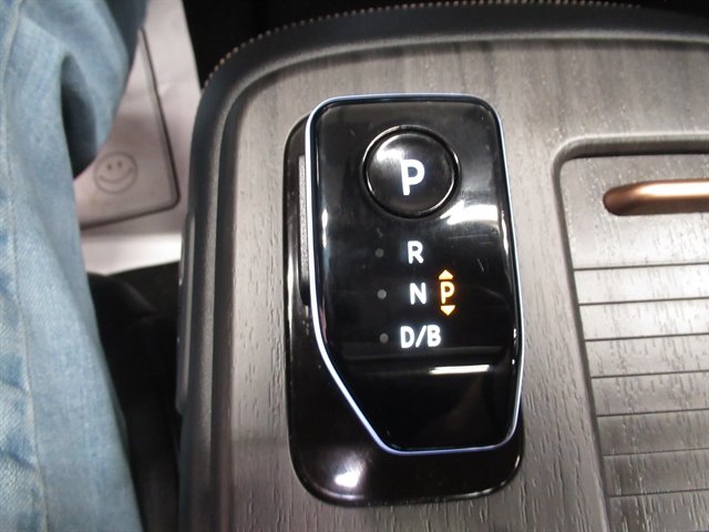 Used 2023 Nissan Ariya FWD image 34
