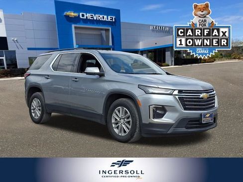 Used 2023 Chevrolet Traverse LT image 1