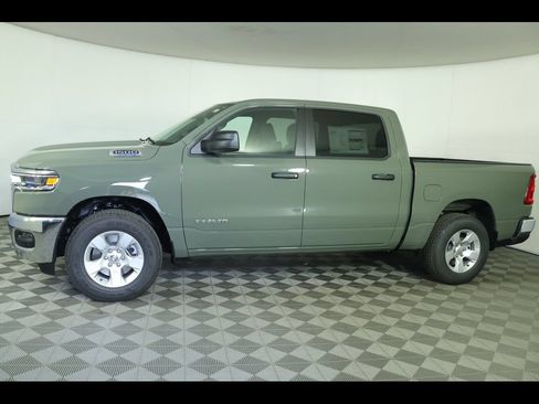 New 2026 RAM 1500 4x4 Crew Cab image 13