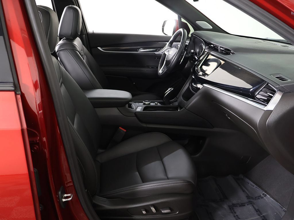 Used 2024 Cadillac XT6 Sport w/ LPO, Floor Liner Package AWD/4WD image 39