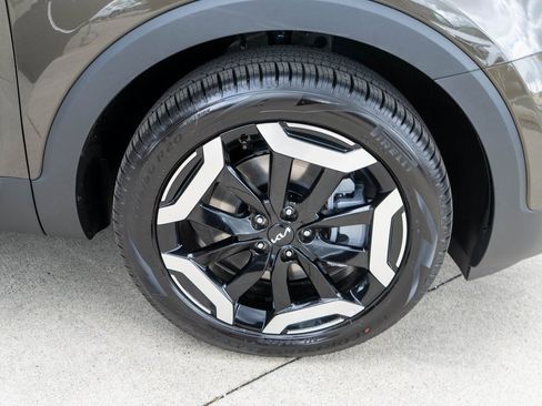 Used 2025 Kia Telluride EX image 33