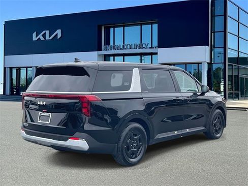 New 2026 Kia Carnival LXS image 11