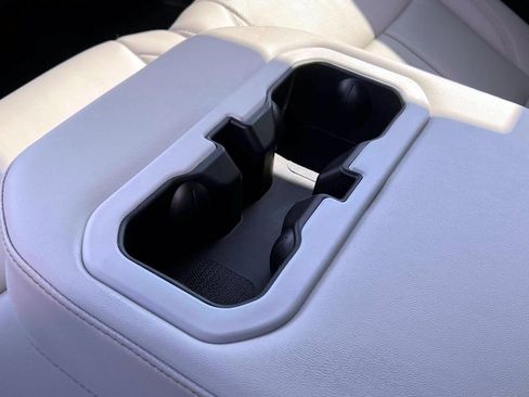 Certified 2025 Jeep Wagoneer 4WD w/ Premium Group I image 15