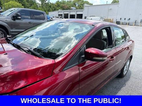 Used 2016 Ford Focus SE FWD image 4
