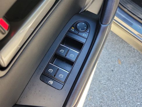 Used 2025 MAZDA CX-50 AWD 2.5 S w/ Premium Package image 15