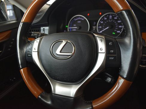 Used 2014 Lexus ES 300h w/ Premium Package w/Bamboo Trim FWD image 25