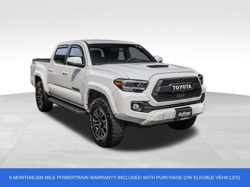 Used 2020 Toyota Tacoma TRD Sport AWD/4WD image 2