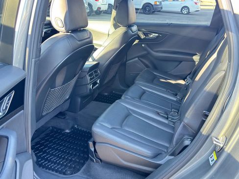 Used 2017 Audi Q7 3.0T Prestige AWD/4WD image 12