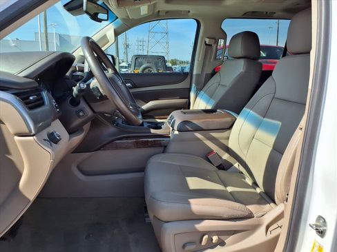 Used 2016 Chevrolet Suburban LT image 16