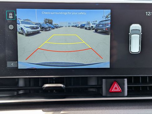 Used 2025 Kia Carnival EX FWD image 20