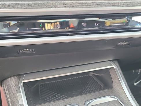 Used 2023 BMW 760i xDrive image 33