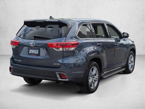Used 2017 Toyota Highlander Limited image 5