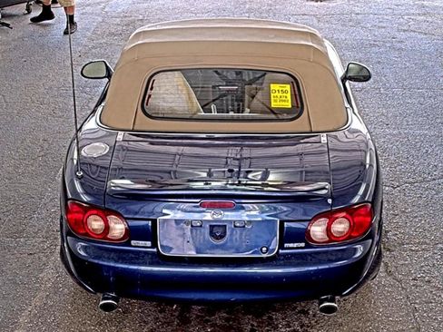 Used 2002 MAZDA MX-5 Miata RWD image 4