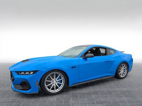 Used 2024 Ford Mustang GT RWD image 3