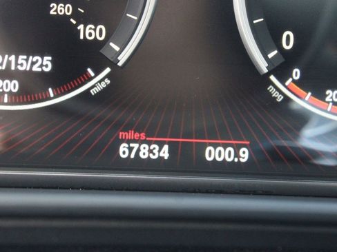 Used 2012 BMW 550i xDrive Sedan image 18