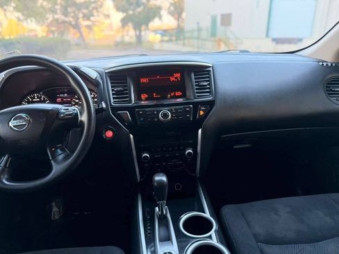 Used 2016 Nissan Pathfinder S AWD/4WD image 11