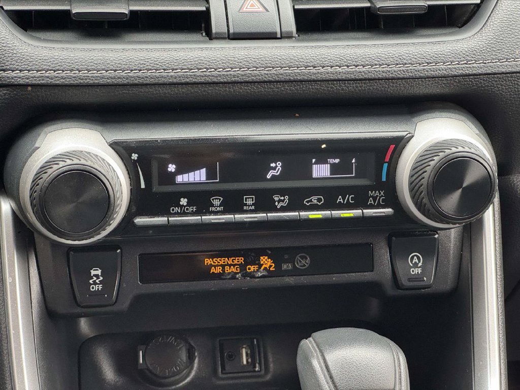 Used 2019 Toyota RAV4 LE w/ All Weather Liner Package AWD/4WD image 5