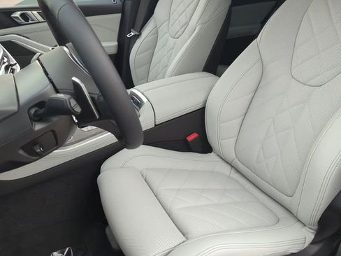 New 2026 BMW X5 xDrive40i w/ M Sport Package image 17