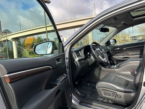 Used 2015 Toyota Highlander Limited image 20