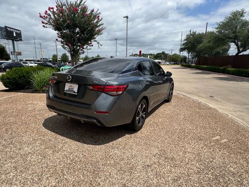 Used 2022 Nissan Sentra SV FWD image 8