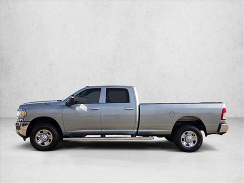 Used 2024 RAM 2500 Tradesman w/ Chrome Appearance Group AWD/4WD image 8