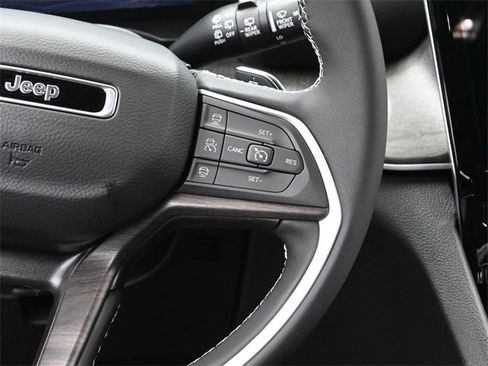 New 2025 Jeep Grand Cherokee L Limited image 31