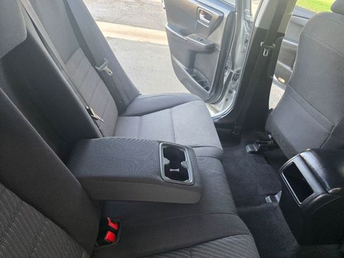 Used 2016 Toyota Camry LE image 28