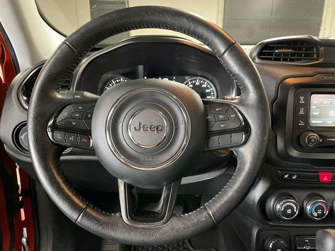 Used 2017 Jeep Renegade Altitude AWD/4WD image 16