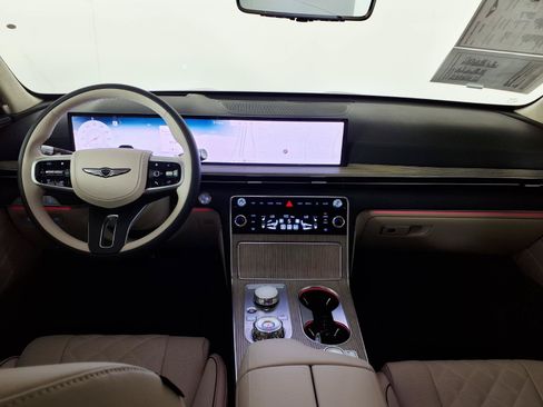 Certified 2025 Genesis GV80 3.5T Prestige AWD/4WD image 14
