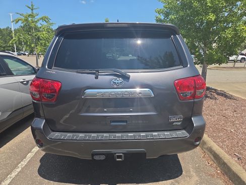 Used 2014 Toyota Sequoia Platinum AWD/4WD image 5