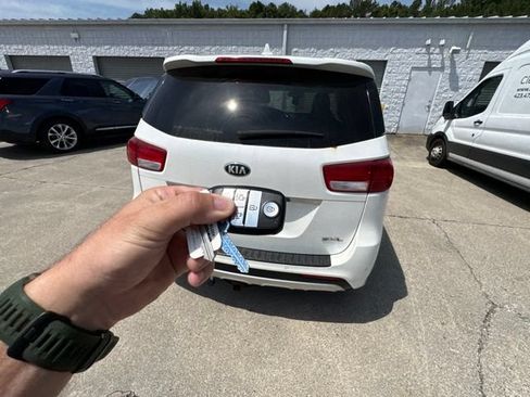 Used 2018 Kia Sedona SX Limited FWD image 16