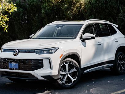 New 2025 Volkswagen Tiguan SE