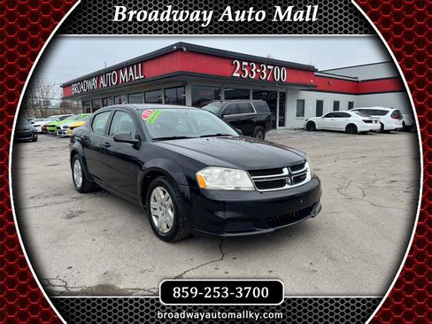 Used 2013 Dodge Avenger SE image 1