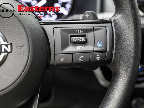 Used 2022 Nissan Rogue SV image 30