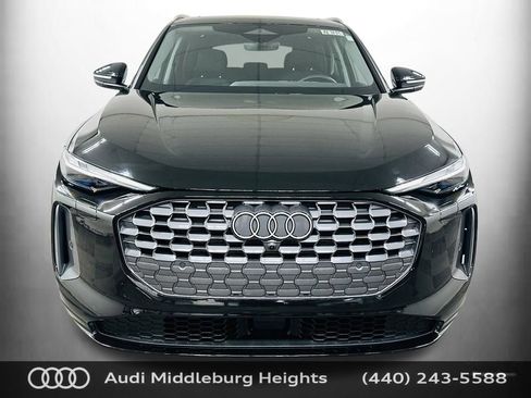 Certified 2025 Audi Q5 Premium w/ Convenience Package AWD/4WD image 2