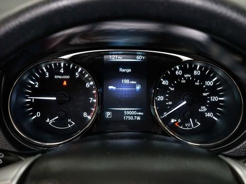 Used 2015 Nissan Rogue SV image 12