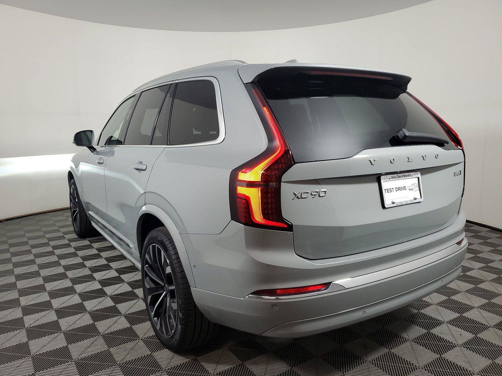 Certified 2026 Volvo XC90 B6 Plus AWD/4WD image 4
