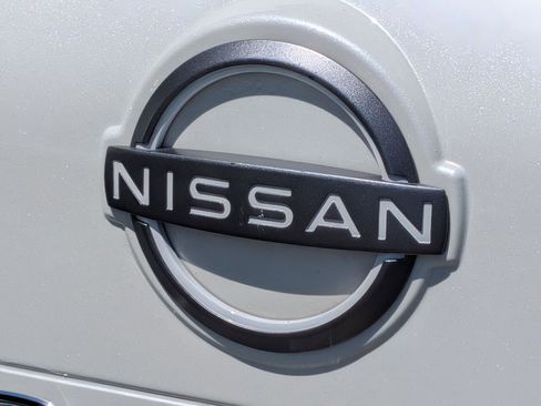 Used 2023 Nissan Rogue SL AWD/4WD image 29
