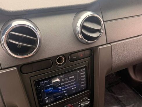 Used 2005 Ford Mustang GT RWD image 14