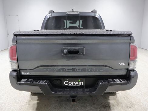 Used 2022 Toyota Tacoma TRD Off-Road w/ Technology Package image 3