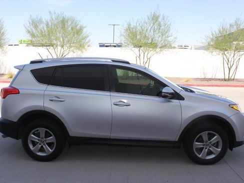 Used 2015 Toyota RAV4 XLE AWD/4WD image 4