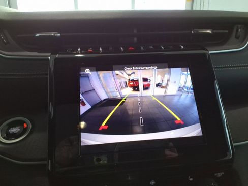 Used 2024 Jeep Grand Cherokee Altitude image 27