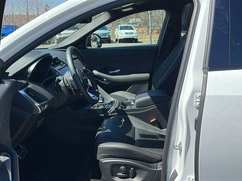 Used 2024 Jaguar E-PACE R-Dynamic SE image 9