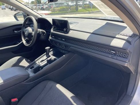 Used 2025 Honda Accord SE image 29