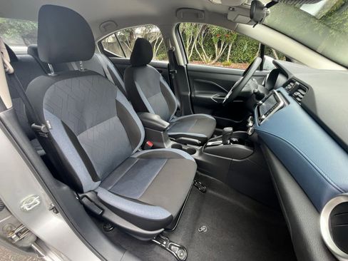 Used 2025 Nissan Versa SV FWD image 34