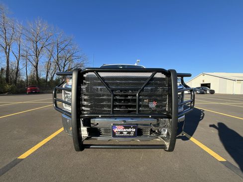 Used 2022 Chevrolet Silverado 3500 LTZ w/ LTZ Convenience Package image 31