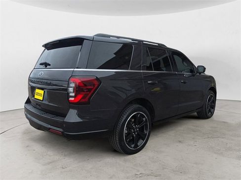 Used 2023 Ford Expedition Limited image 5