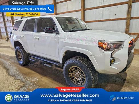 Used 2021 Toyota 4Runner SR5 AWD/4WD image 5