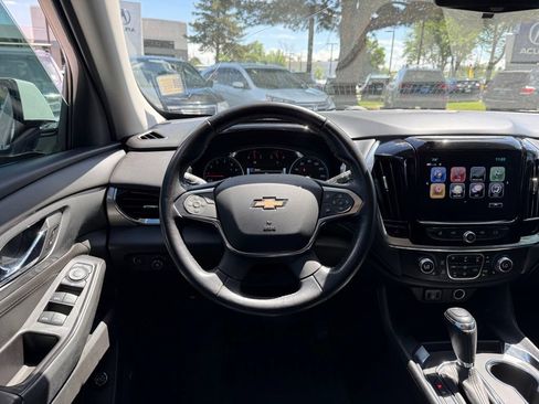 Used 2018 Chevrolet Traverse LT AWD/4WD image 2